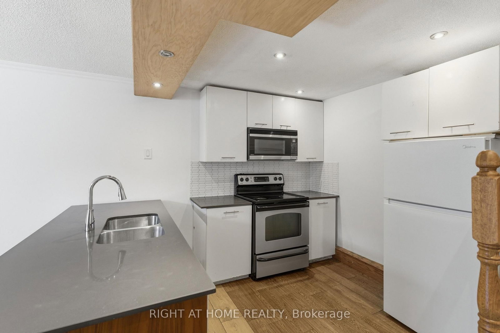 341 Rexford Drive • Hamilton, ON photo 29