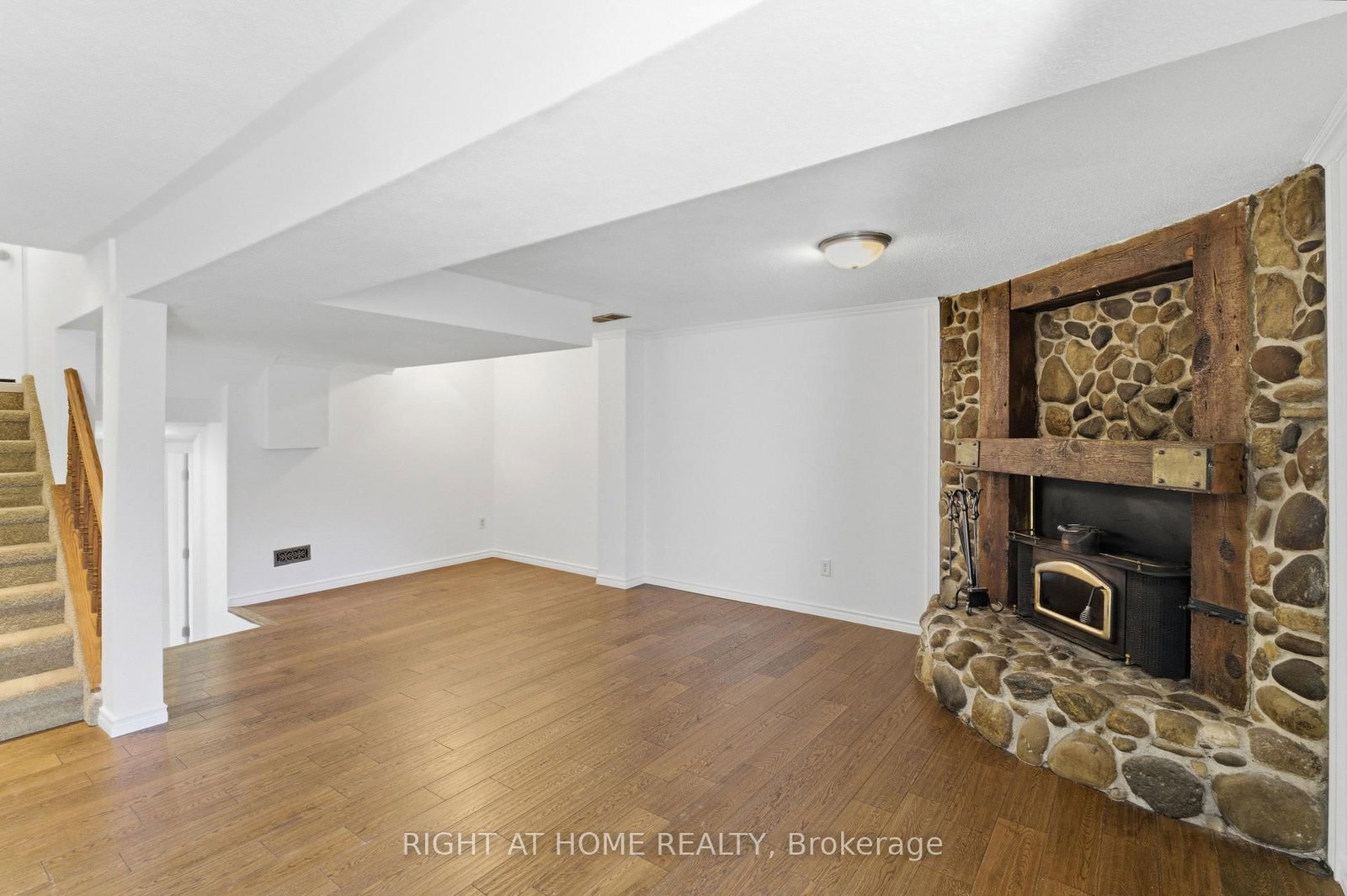 341 Rexford Drive • Hamilton, ON photo 32