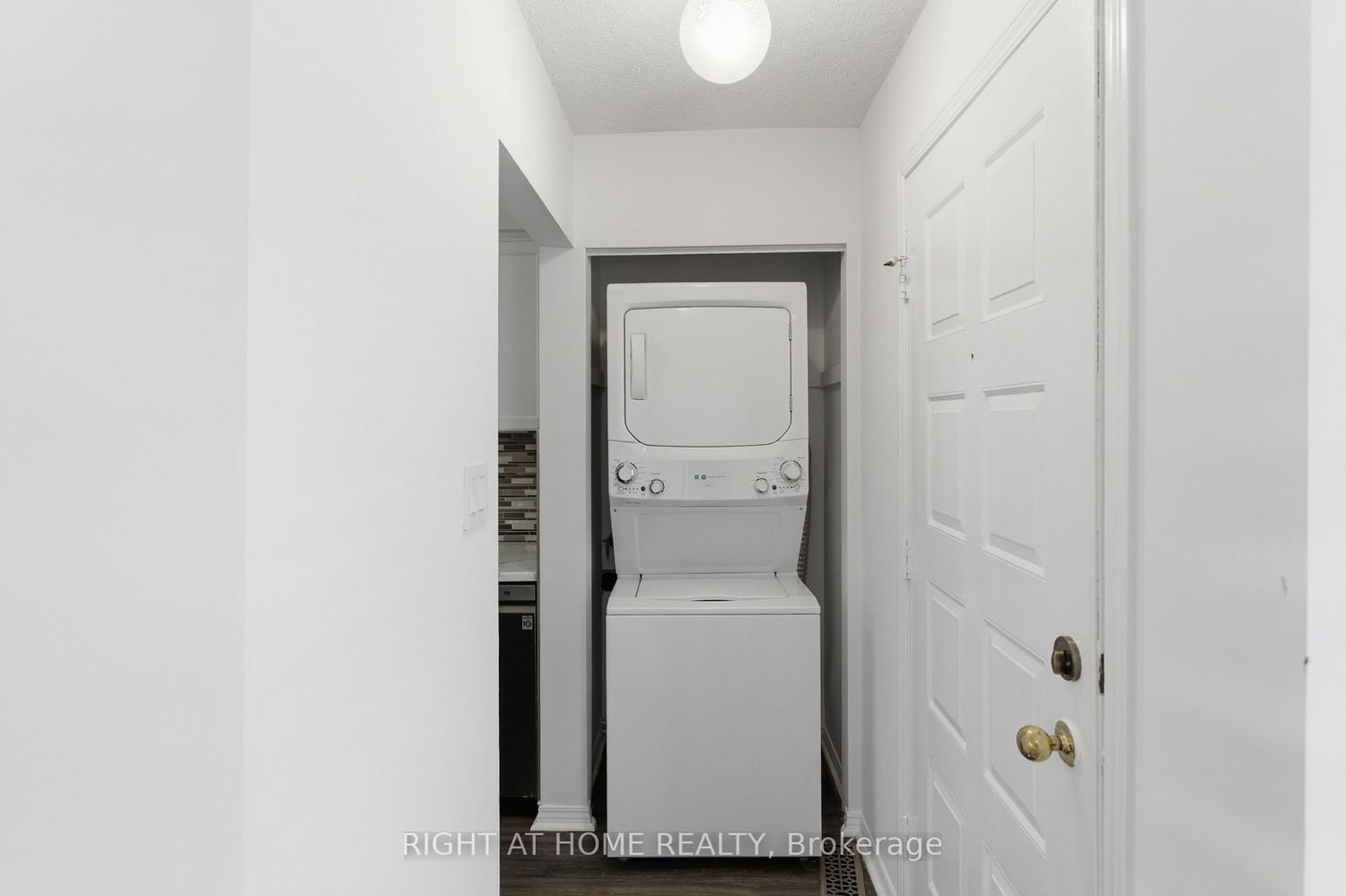 341 Rexford Drive • Hamilton, ON photo 38