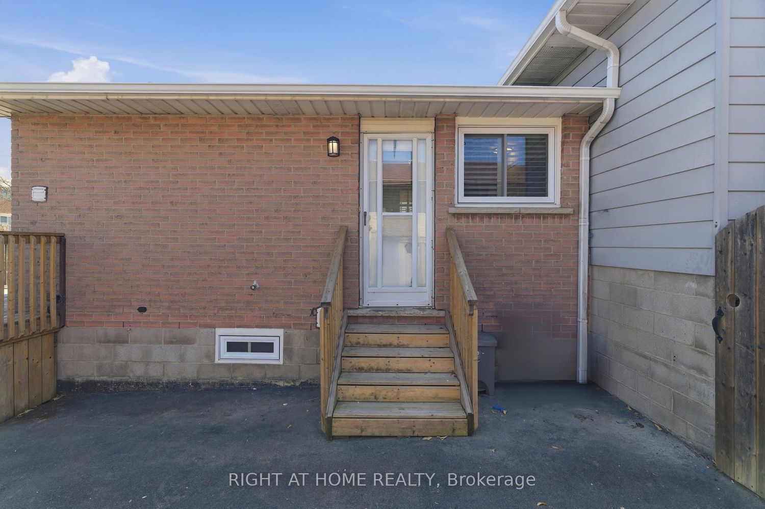 341 Rexford Drive • Hamilton, ON photo 44