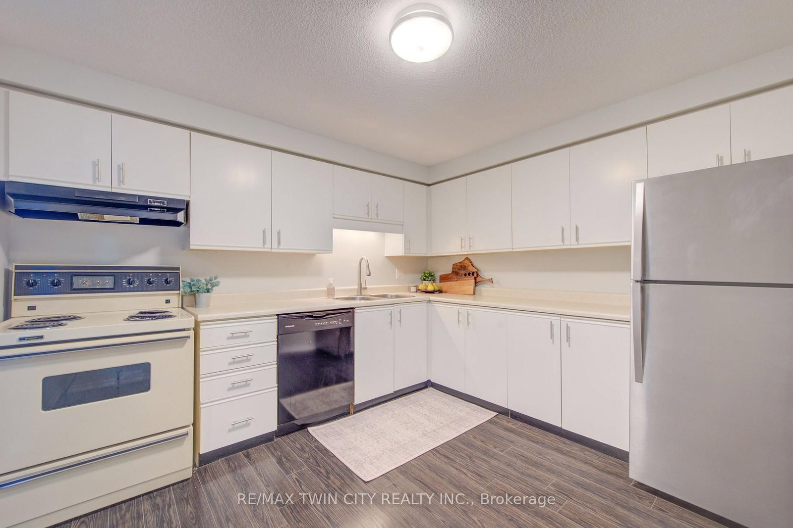 55 Green Valley Drive • #608 • Kitchener, ON photo 11