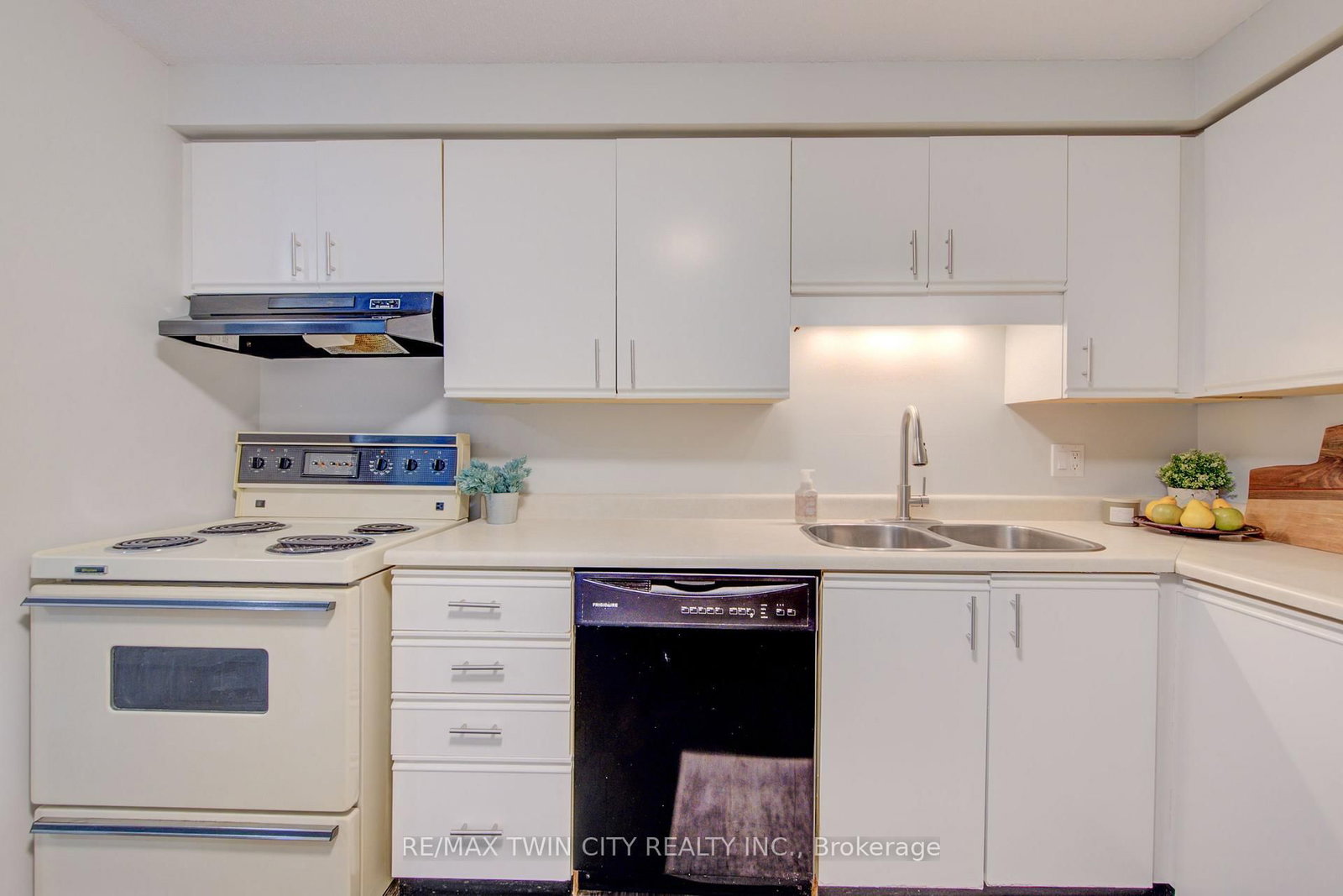 55 Green Valley Drive • #608 • Kitchener, ON photo 13