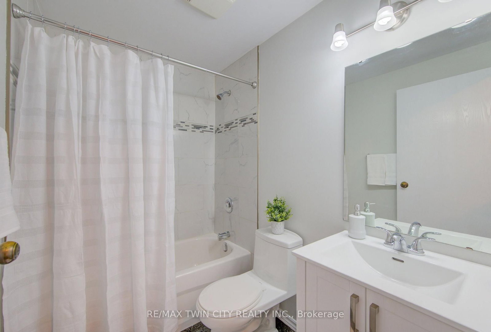 55 Green Valley Drive • #608 • Kitchener, ON photo 16