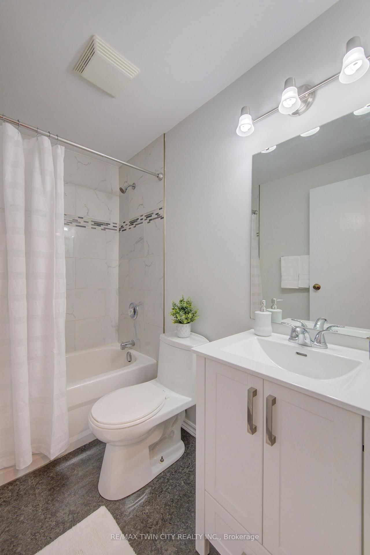 55 Green Valley Drive • #608 • Kitchener, ON photo 17