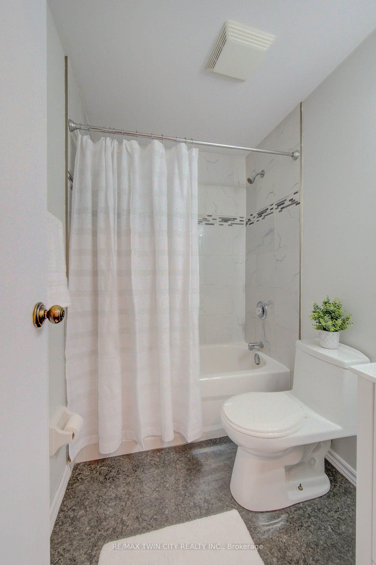55 Green Valley Drive • #608 • Kitchener, ON photo 18