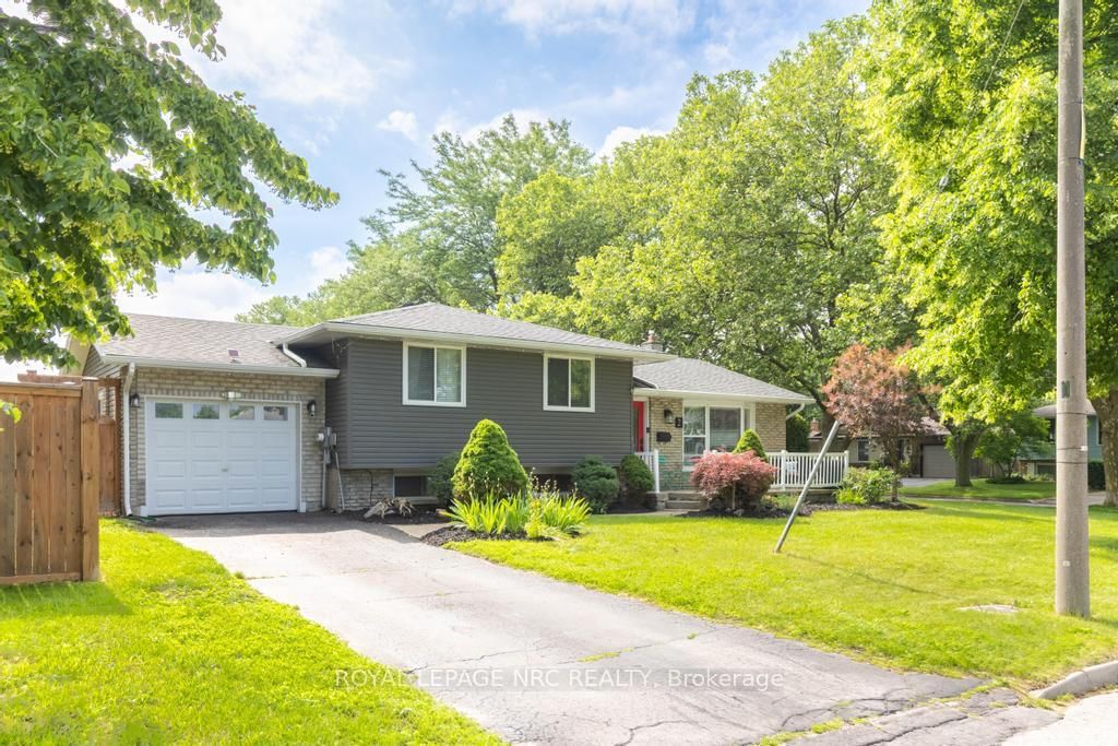 2 Kimberdale Court • St. Catharines, ON photo 2