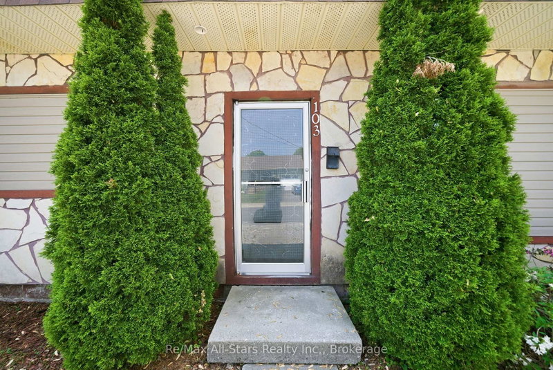 103 Durham Street W