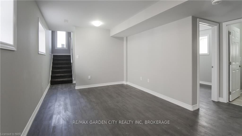 LOWER - 113 THOROLD Road, Welland 4