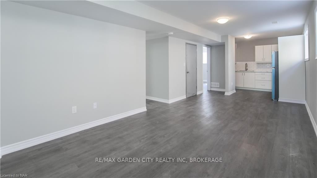 LOWER - 113 THOROLD Road, Welland 5