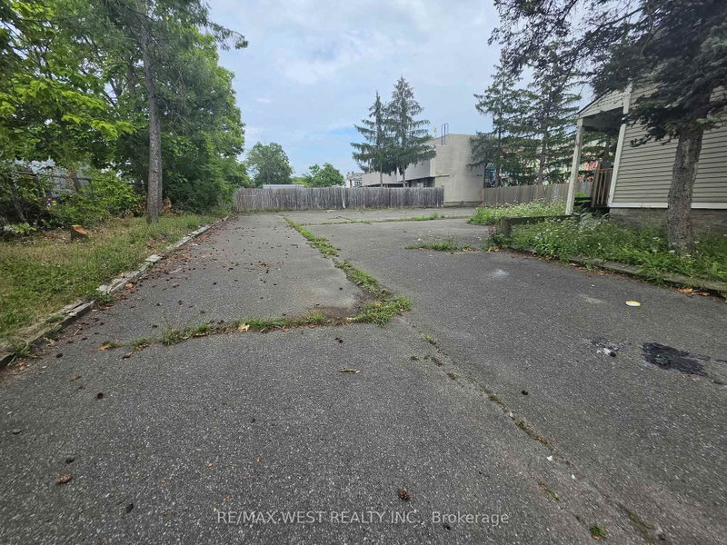 24 Burgar St photo 4