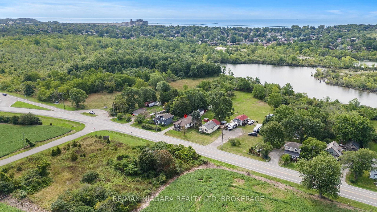 702 Main Street W • Port Colborne, ON photo 46