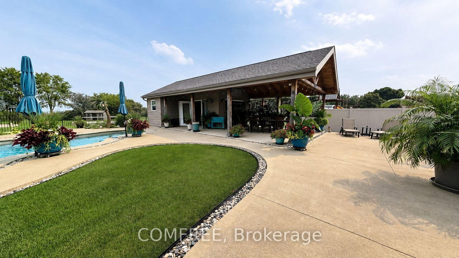 663 County 2 Road • Lakeshore, ON photo 34