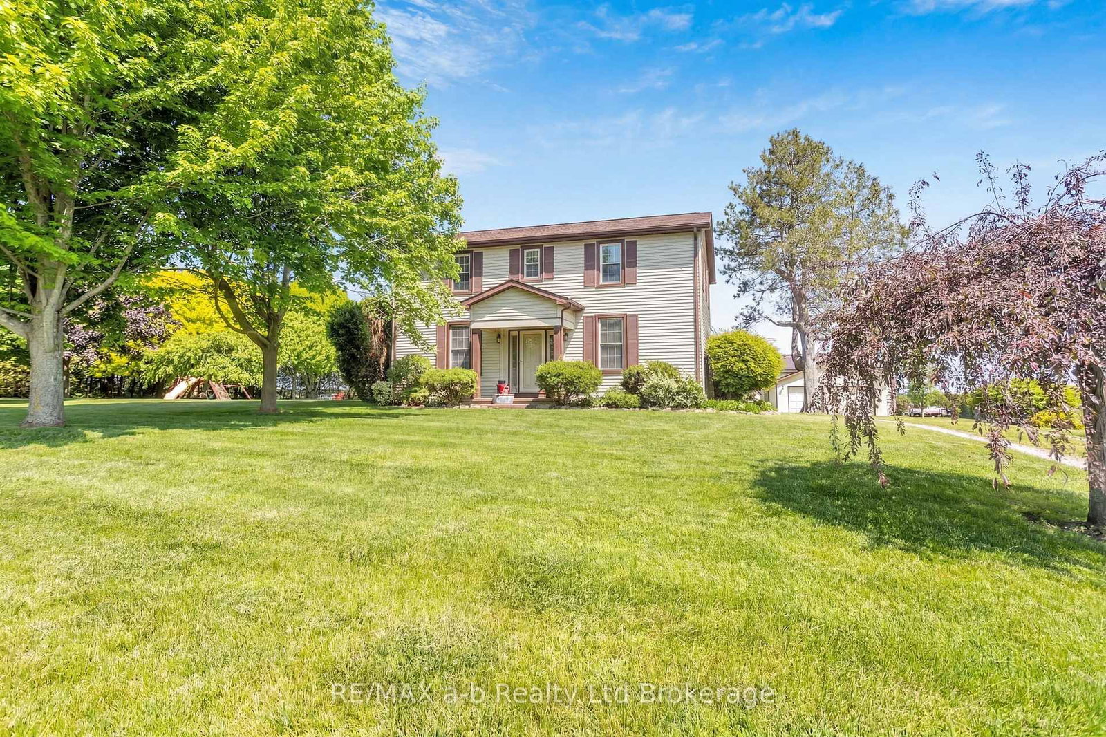1813 Norfolk County 19 Road W • Norfolk, ON photo 9