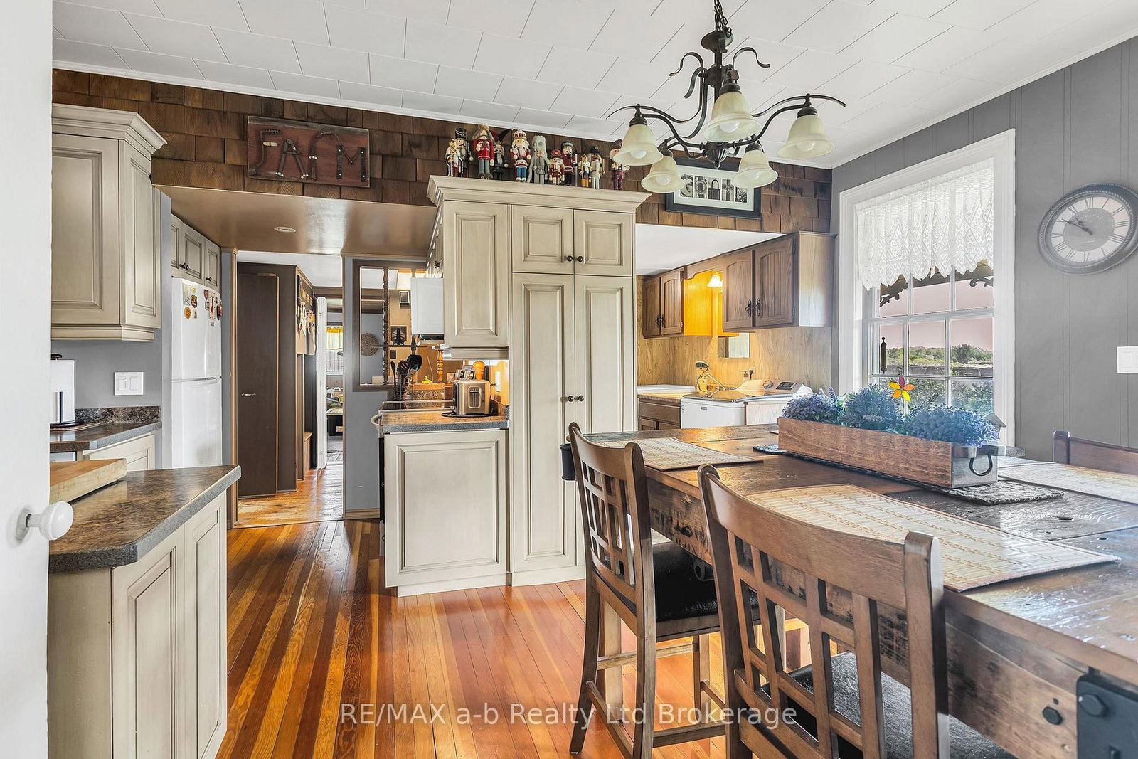 1813 Norfolk County 19 Road W • Norfolk, ON photo 23