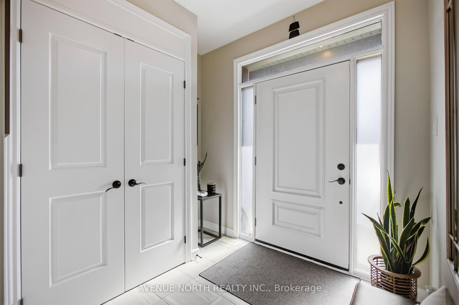 275 Trollius Way • Ottawa, ON photo 5
