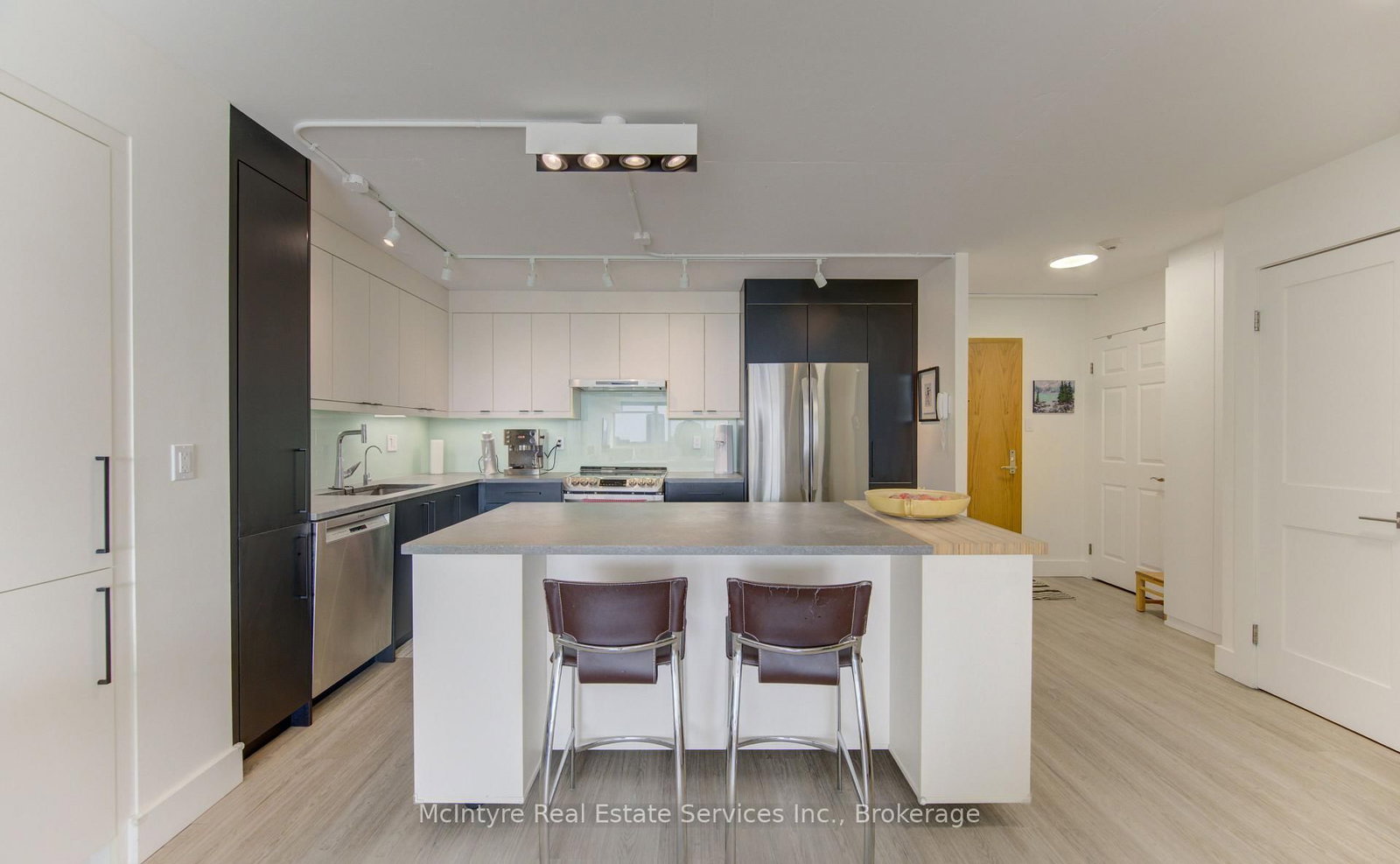 6 Willow Street • #1503 • Waterloo, ON photo 10