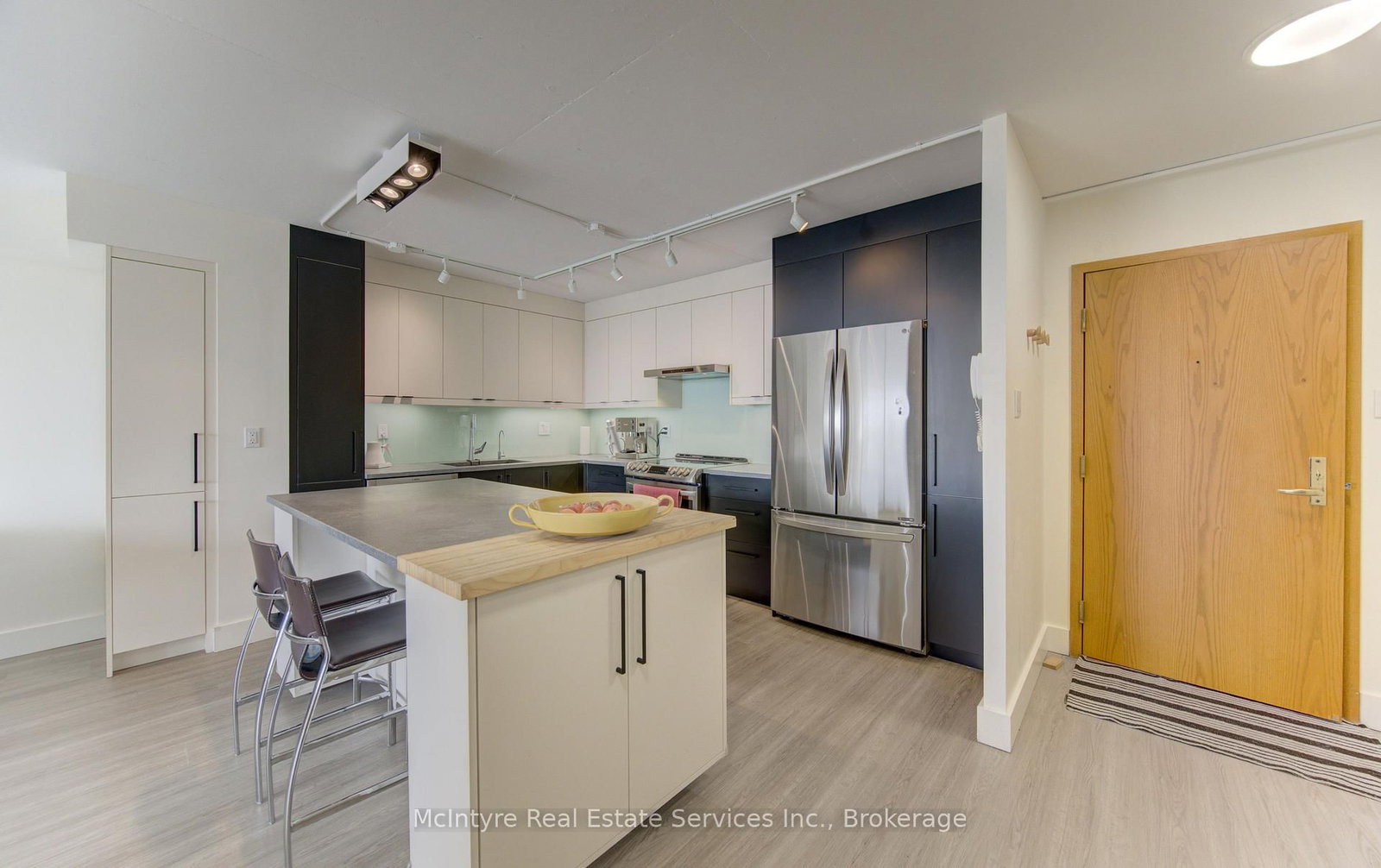 6 Willow Street • #1503 • Waterloo, ON photo 9