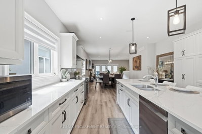 25 Sunrise Court • Fort Erie, ON photo 5