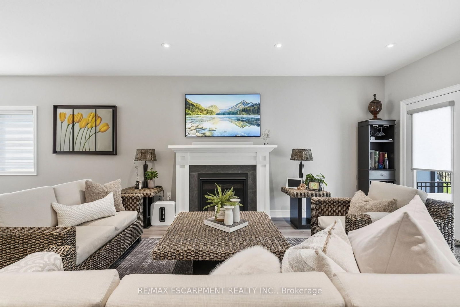 25 Sunrise Court • Fort Erie, ON photo 9