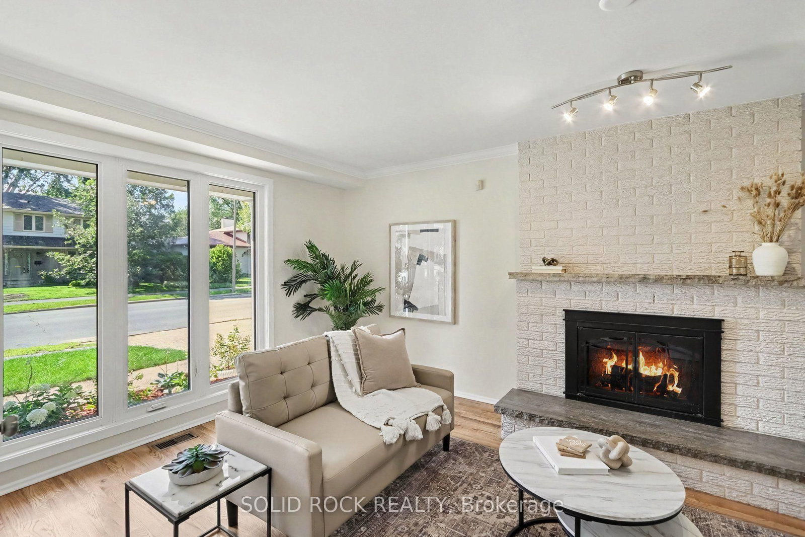 1599 Featherston Drive • Ottawa, ON photo 13