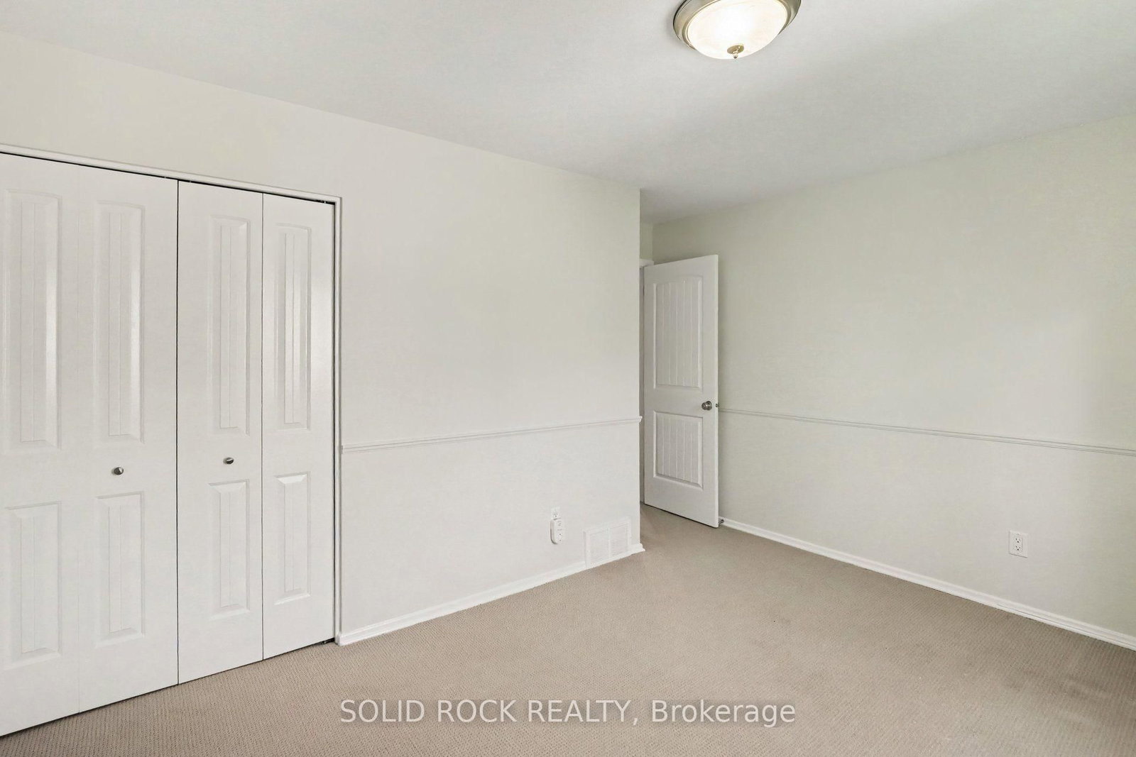 1599 Featherston Drive • Ottawa, ON photo 23