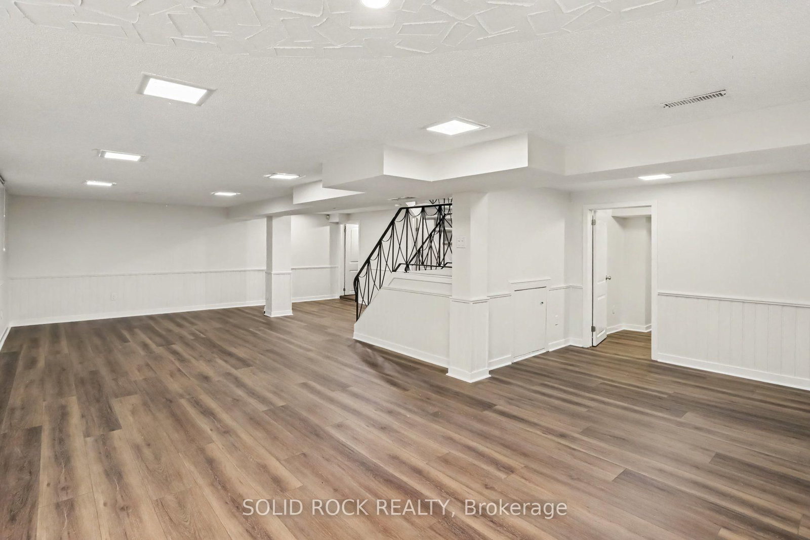 1599 Featherston Drive • Ottawa, ON photo 32
