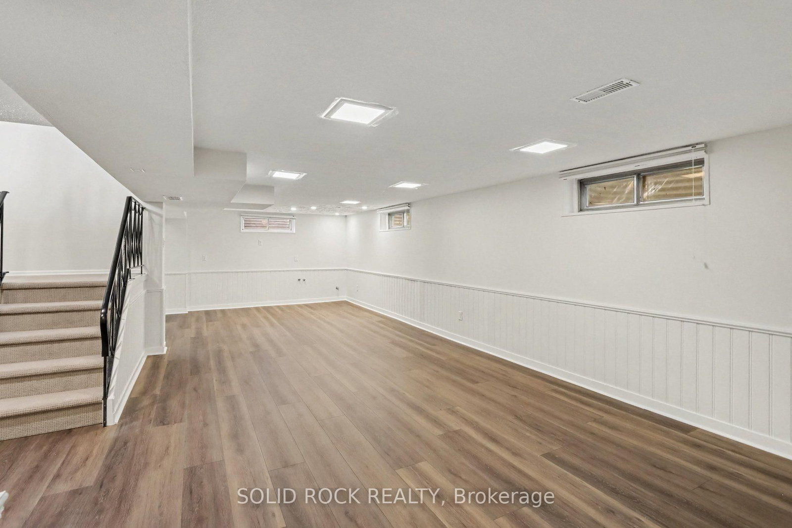 1599 Featherston Drive • Ottawa, ON photo 33