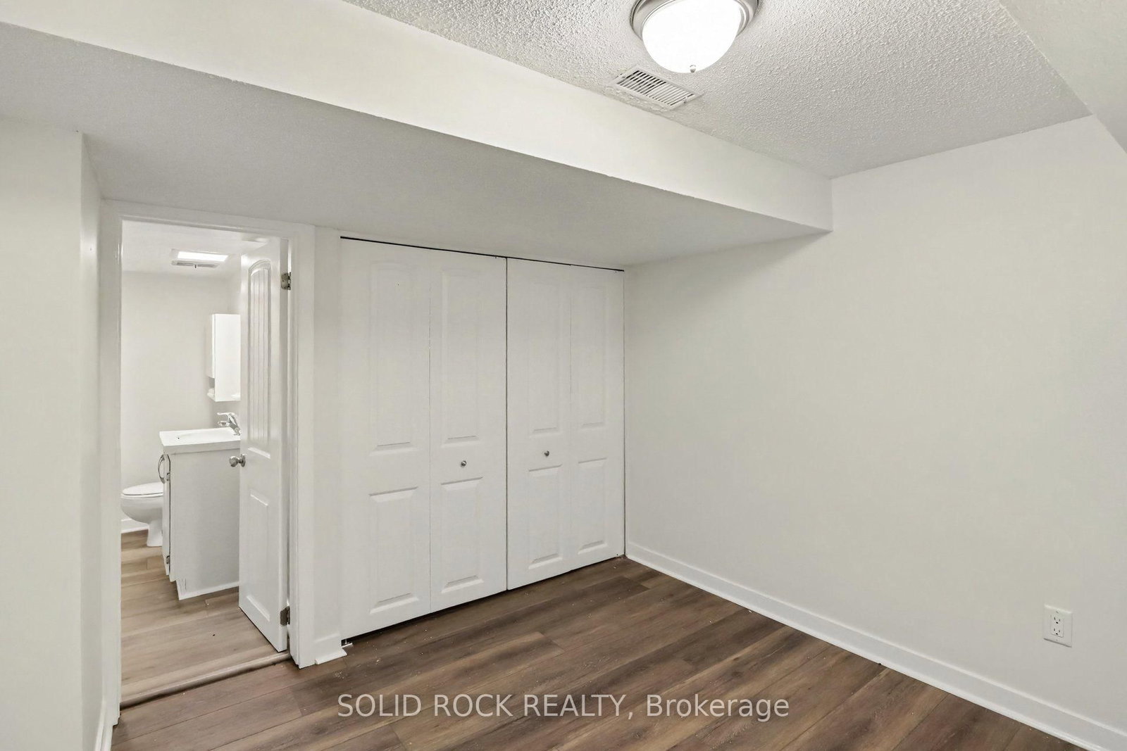 1599 Featherston Drive • Ottawa, ON photo 34