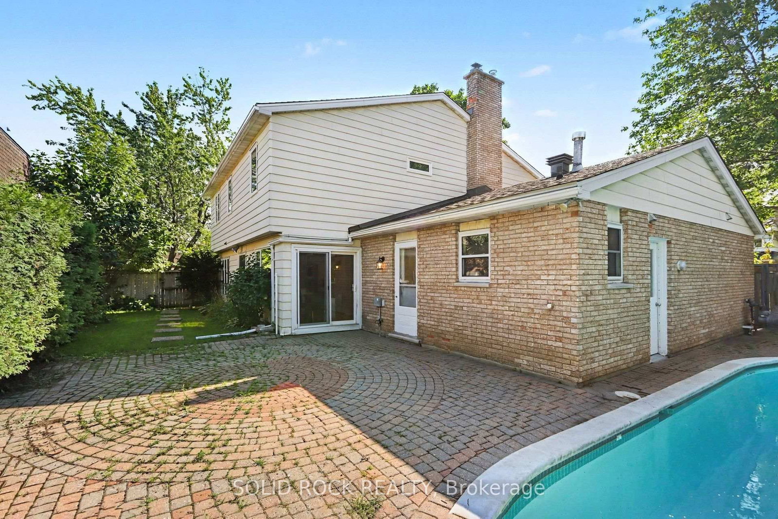 1599 Featherston Drive • Ottawa, ON photo 38