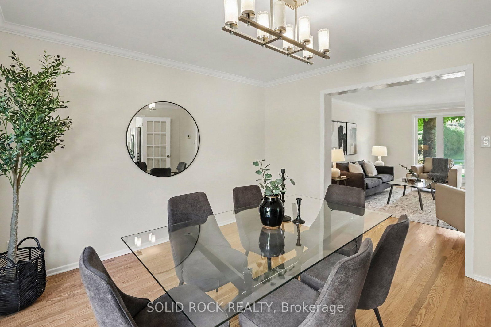 1599 Featherston Drive • Ottawa, ON photo 5