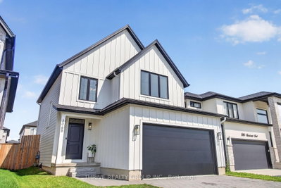 3065 Heardcreek Trail • London North, ON photo 2