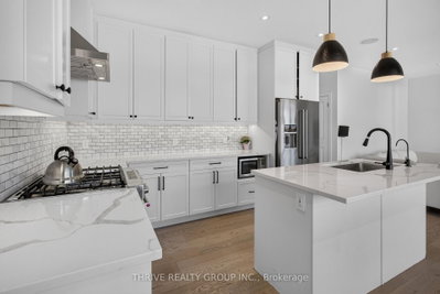 3065 Heardcreek Trail • London North, ON photo 3