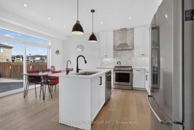 3065 Heardcreek Trail • London North, ON photo 6