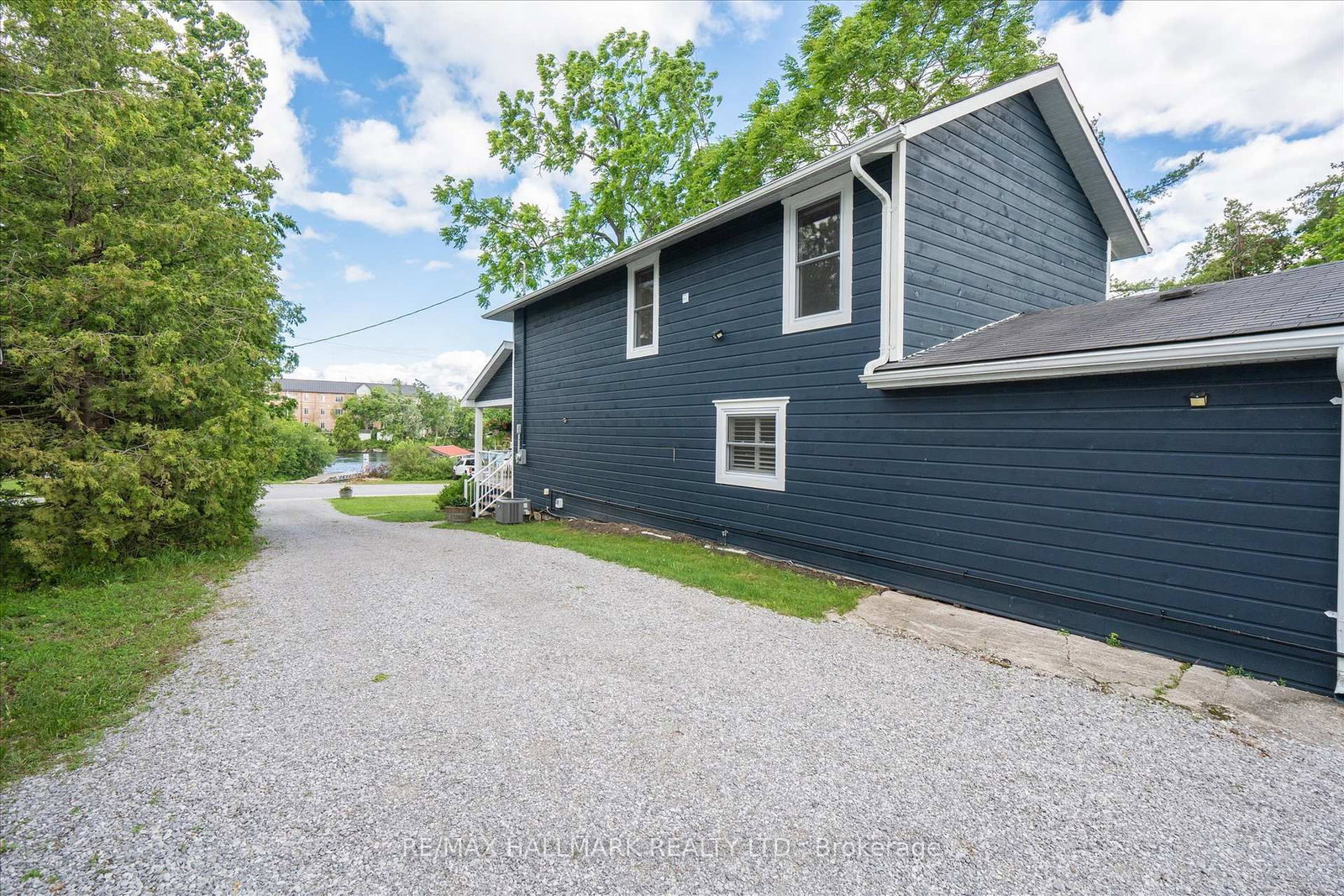 64 Front Street E • Kawartha Lakes, ON photo 36