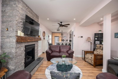 64 Front Street E • Kawartha Lakes, ON photo 9