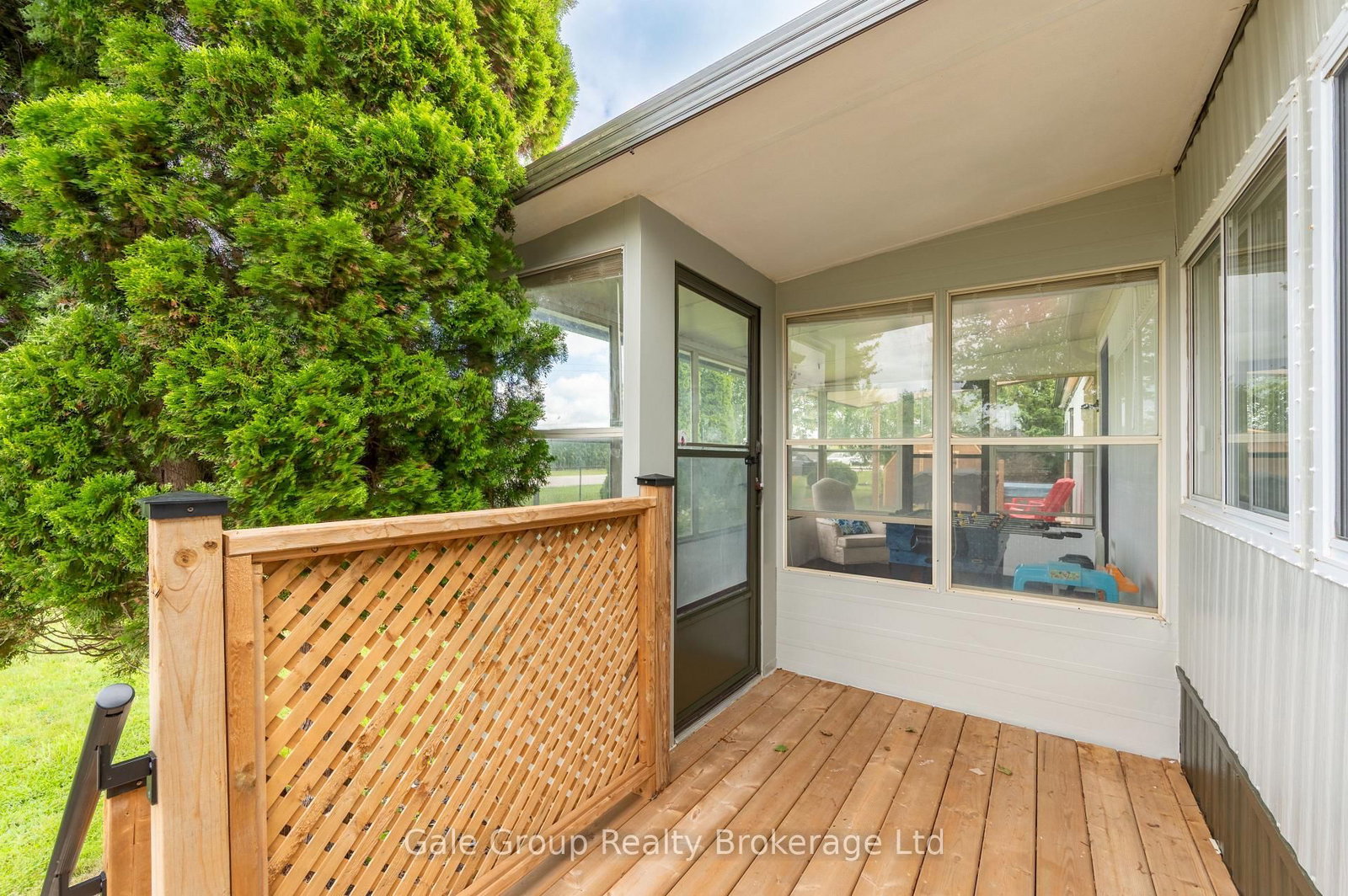 32 Pineview Ave Avenue • Malahide, ON photo 14