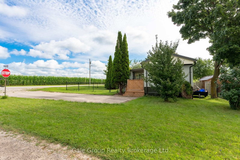 32 Pineview Ave Avenue