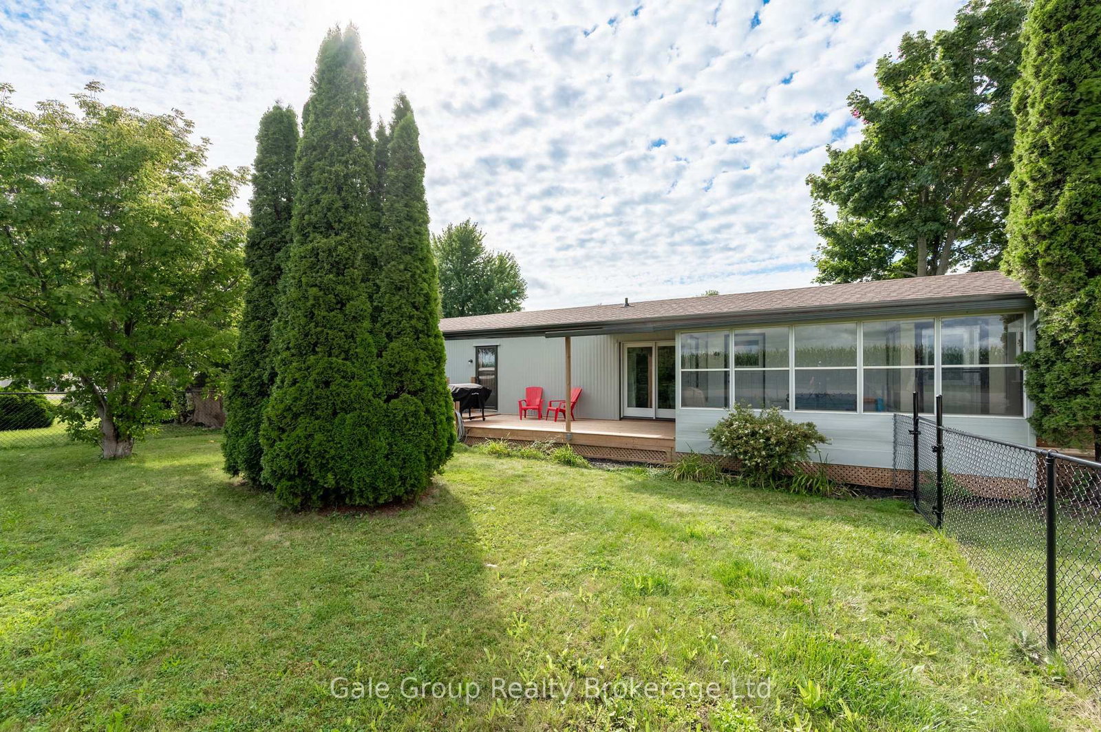 32 Pineview Ave Avenue • Malahide, ON photo 5