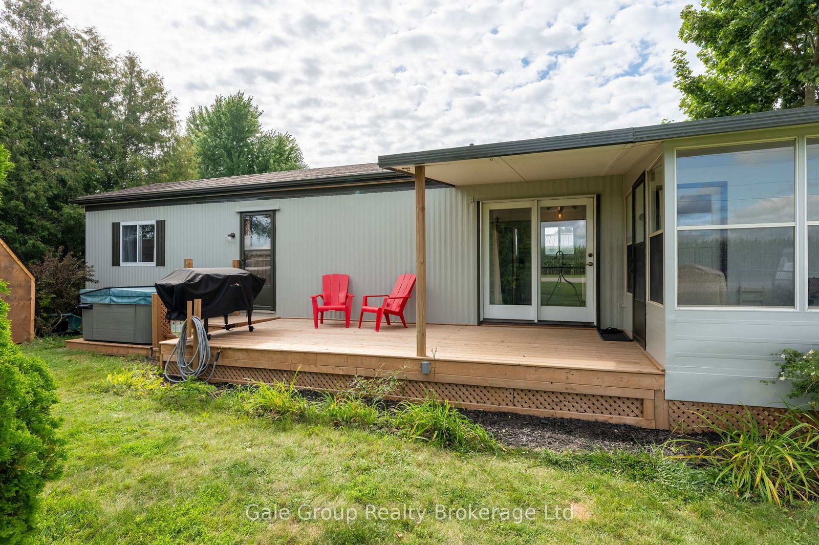 32 Pineview Ave Avenue • Malahide, ON photo 6