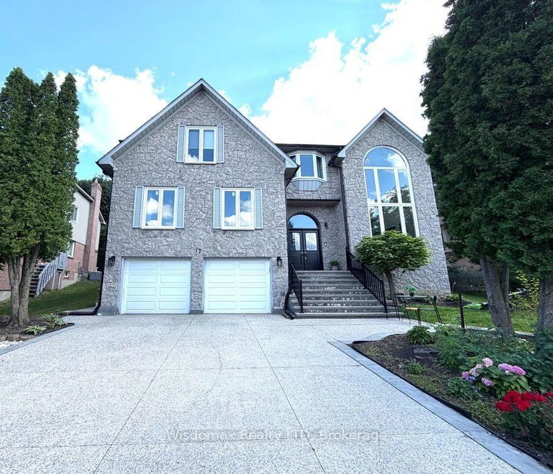 12 Sundrop Court