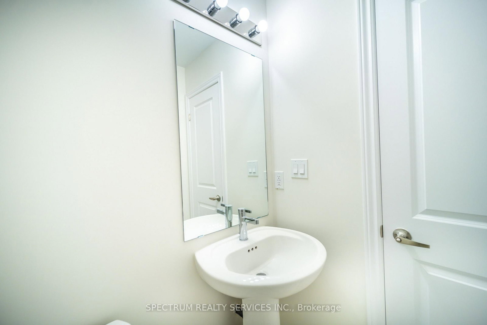 19 Chapman Road • Brant, ON photo 16