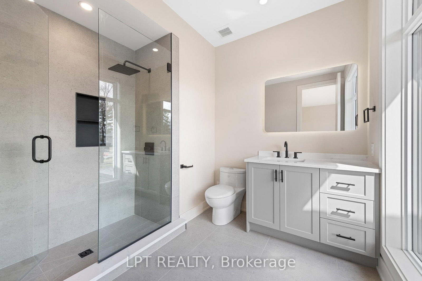 15 Briggs Avenue • Ottawa, ON photo 38
