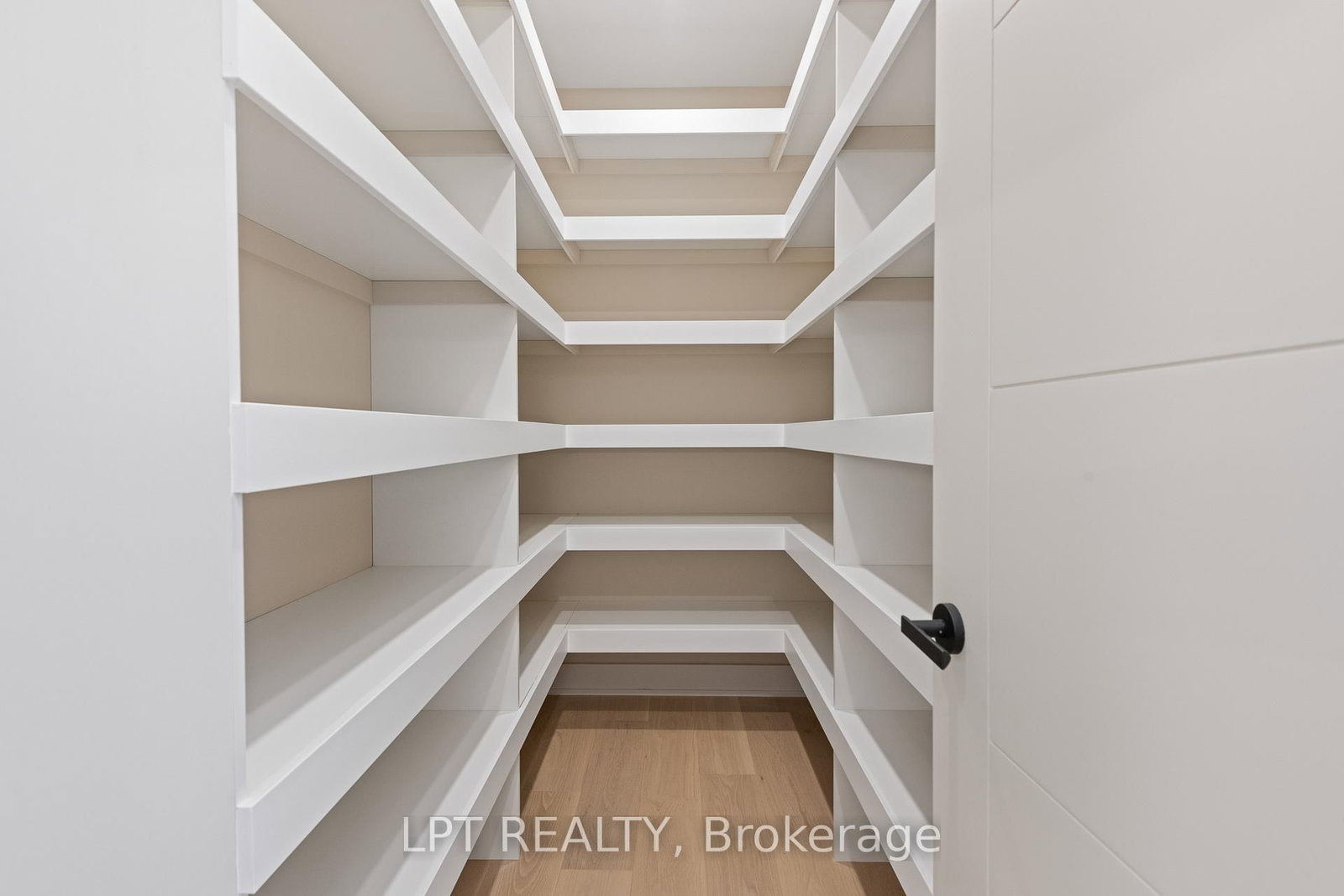 15 Briggs Avenue • Ottawa, ON photo 9
