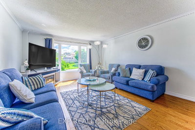 98 Monteagle Crescent • Kitchener, ON photo 5