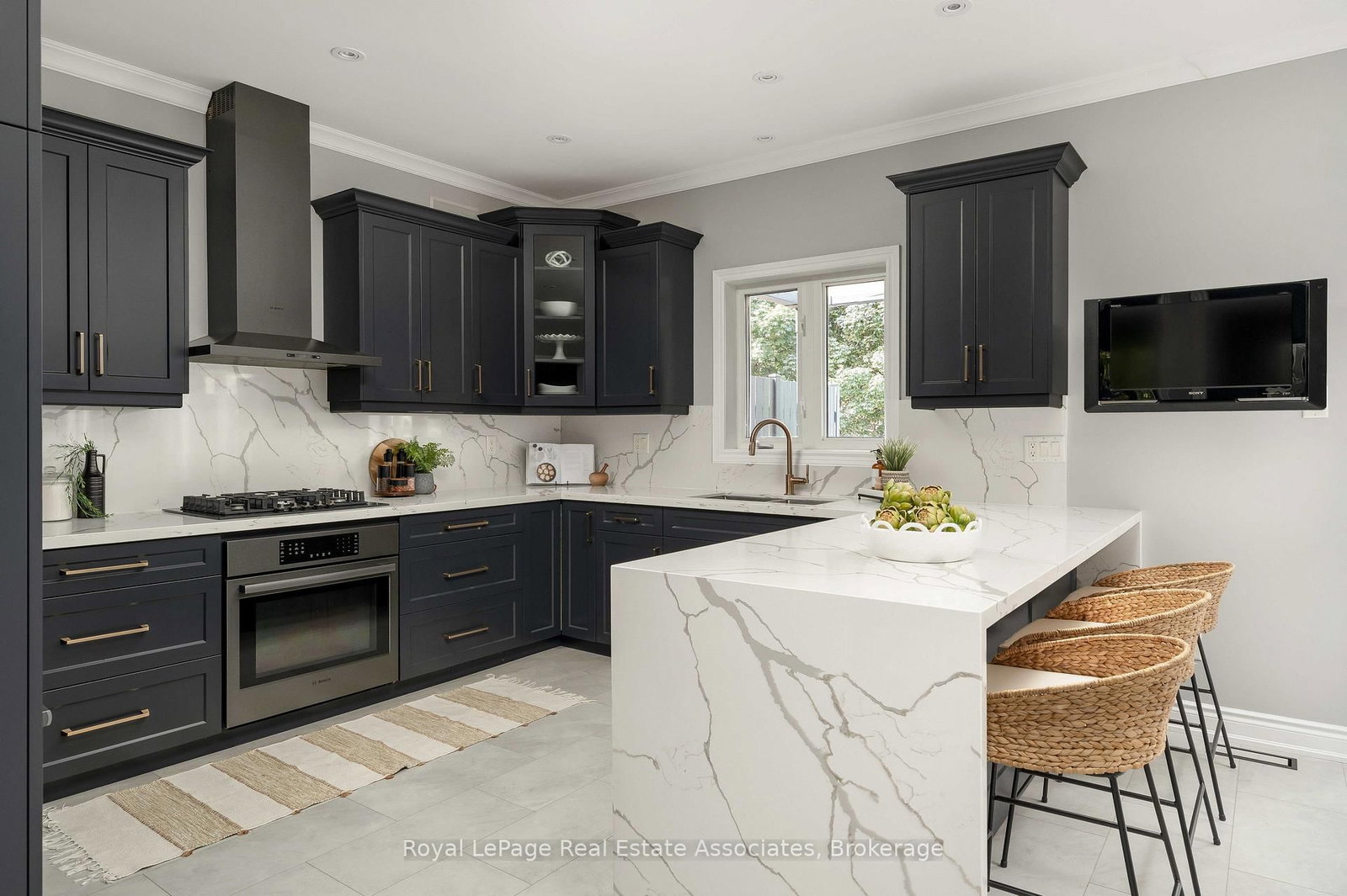 5 Volterra Court • Hamilton, ON photo 10