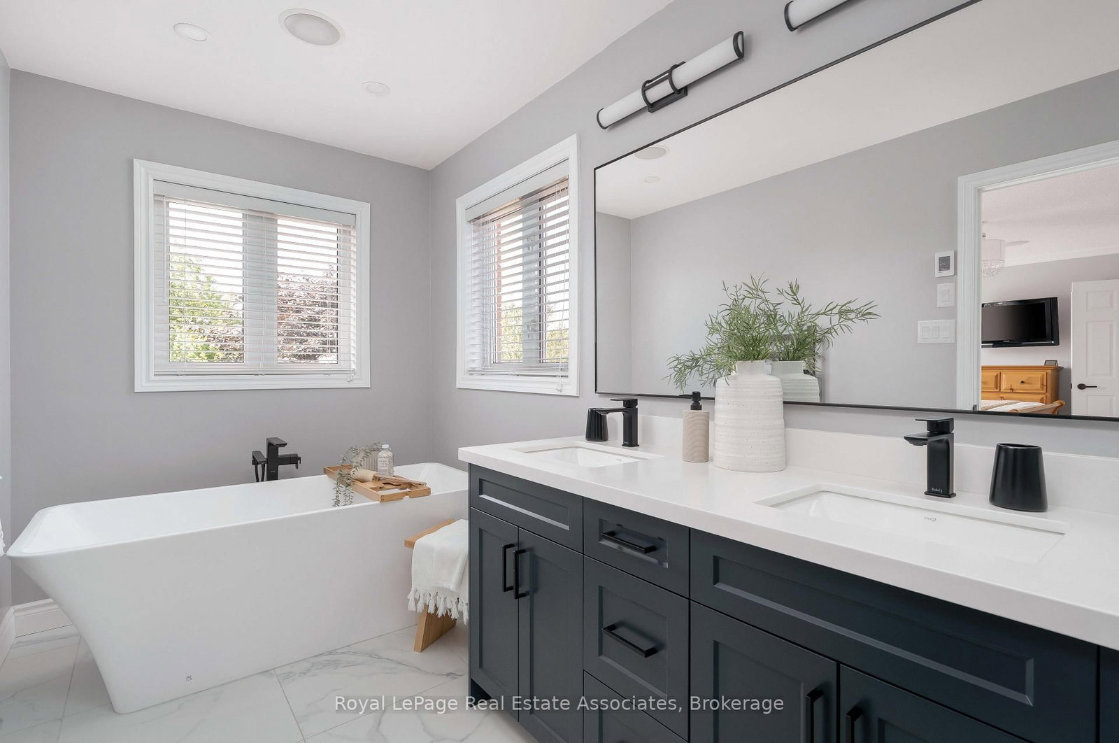 5 Volterra Court • Hamilton, ON photo 28