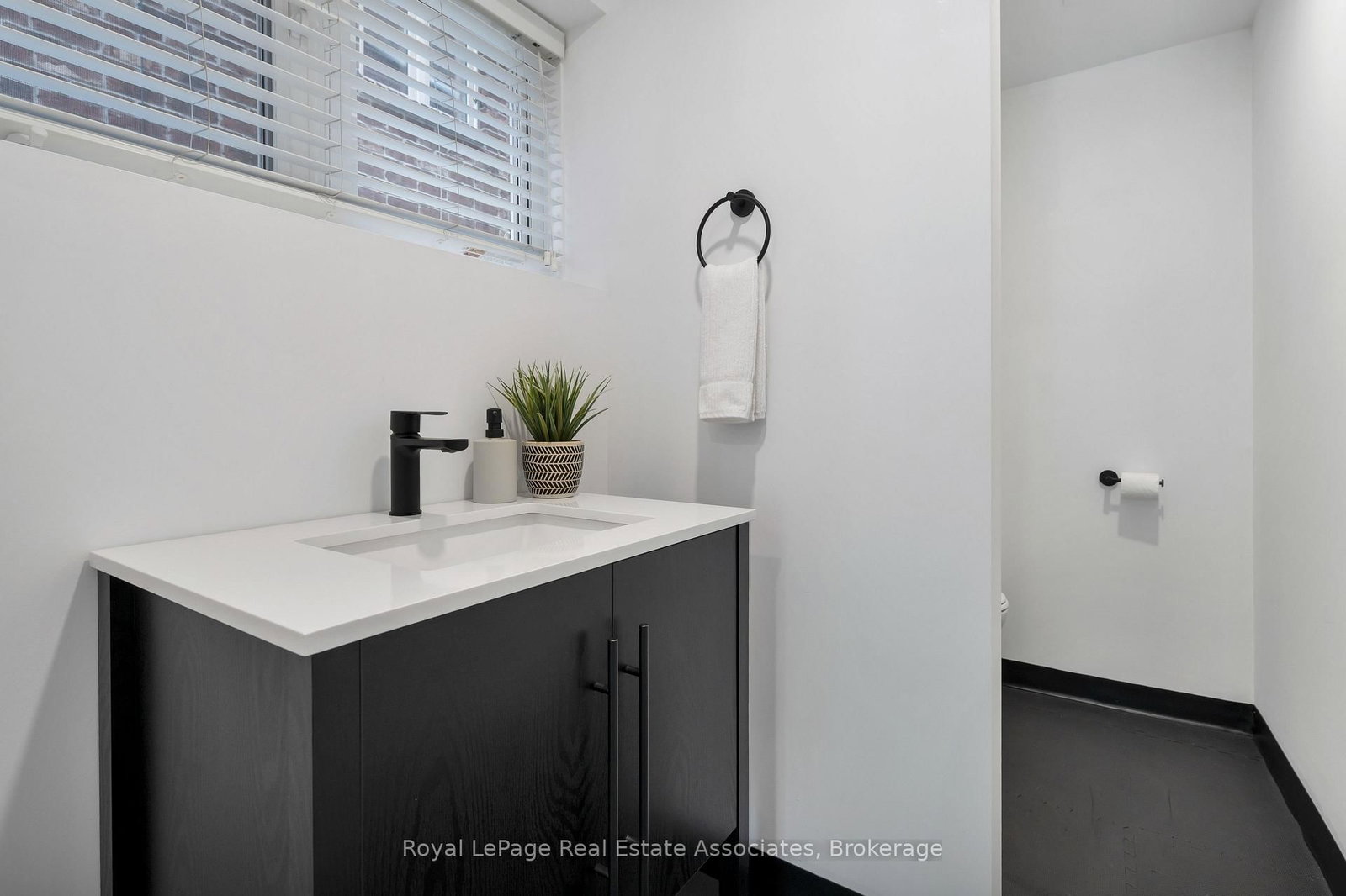 5 Volterra Court • Hamilton, ON photo 36