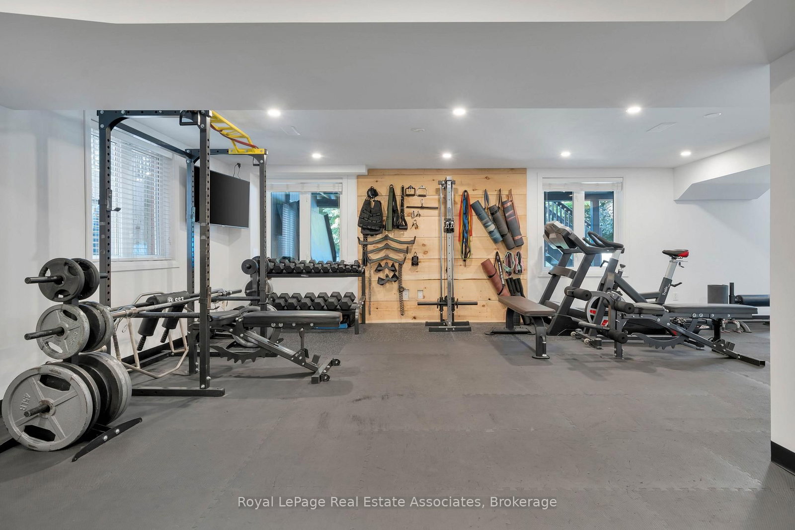 5 Volterra Court • Hamilton, ON photo 37