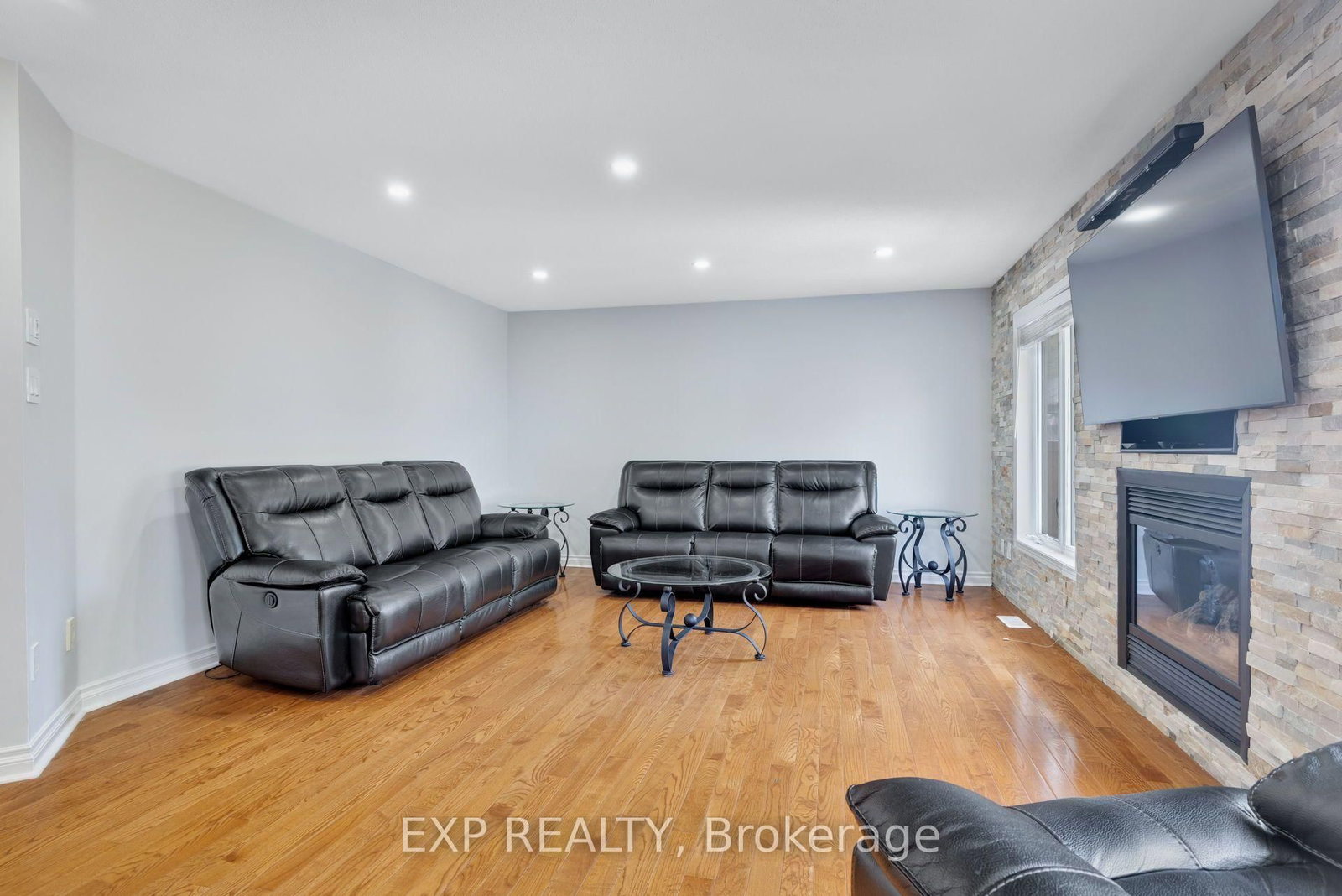 114 Ashmore Drive • Barrhaven, ON photo 12