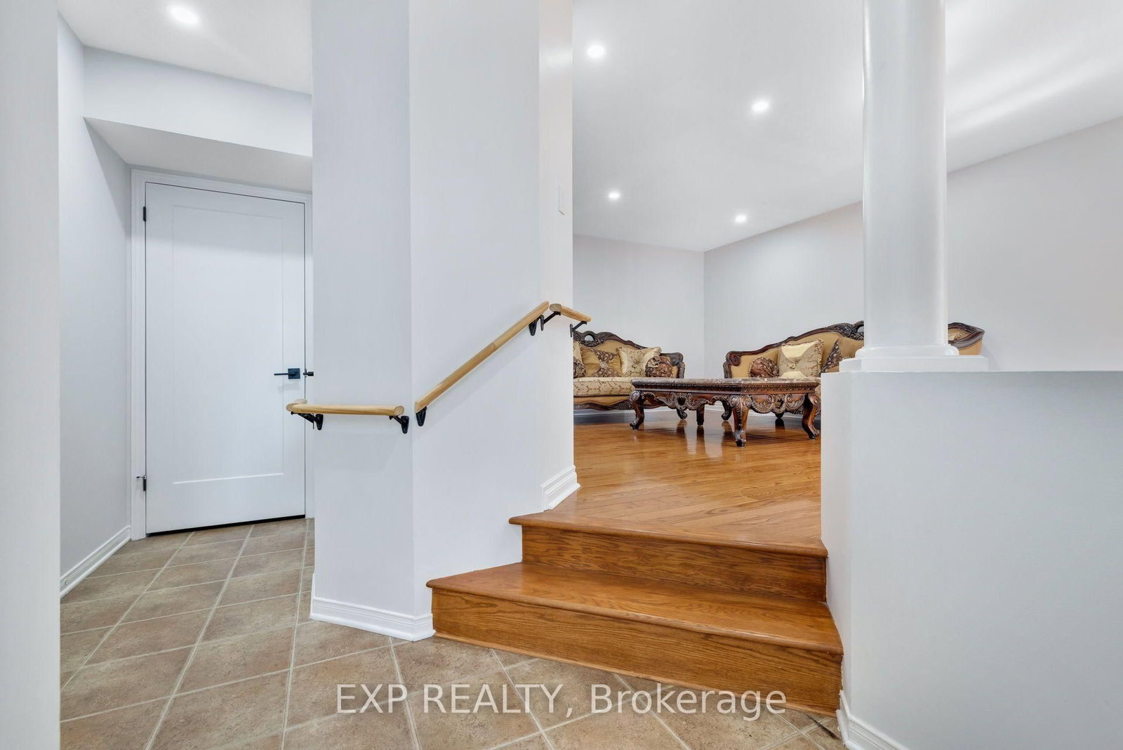 114 Ashmore Drive • Barrhaven, ON photo 4